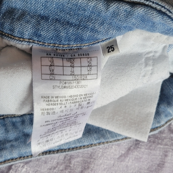 Guess Distressed Mid-rise Jean Shorts - sz 25 - Picture 7 of 9